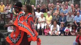 Exotisch folklore dancing tijdens de Heamieldagen op de Marktstraat Bolsward 2009 [upl. by Otrevogir]