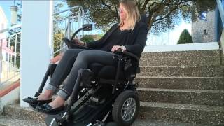 Une entreprise toulousaine invente le fauteuil roulant qui défie les escaliers [upl. by Paver]