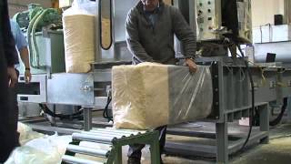 Volumetric wood shavings baler [upl. by Melitta]