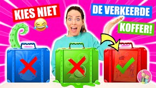 KIES NIET DE VERKEERDE ZOETE ZUSJES KOFFER CHALLENGE 1 Uur Video ♥DeZoeteZusjes♥ [upl. by Niroc]