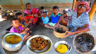 CRAB HUNTING amp EATING  how our grandfather amp grandmother cooking crab hotchpotch recipe [upl. by Latsryk]