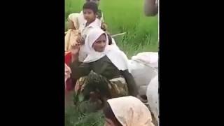 Les Rohingyas passent la rivière Naf pour fuir la Birmanie [upl. by Niahs788]