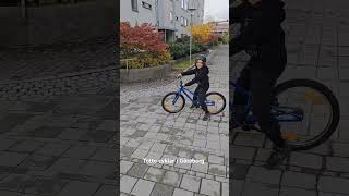 Totto Cyklar i Göteborg gothenburgsweden sweden nike Boss [upl. by Soilissav]