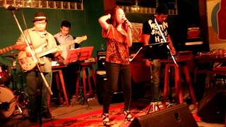 Thai band playing pop songs in local bar  Chiang Mai [upl. by Prevot]