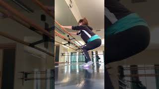 Ejercicio de piernas y glúteo con gliding bayeta apoyado en barrapilates [upl. by Holden]