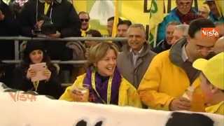 BEATRICE LORENZIN DEVO BERE 4 BICCHIERI DI LATTE AL GIORNO [upl. by Ainelec]