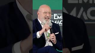 Bonaccini ha la soluzione a tutti i problemi quotCi vogliono più immigratiquot scuola figli italia [upl. by Arreis]