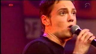 Tiziano Ferro  Perdono Live A Top Of The Pop bnn 2 [upl. by Ardnak149]