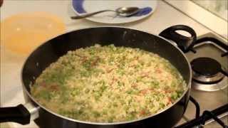 Risotto piselli e speck ricetta risi e pisi [upl. by Zebe402]