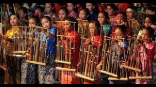 Memainkan Alat Musik Angklung [upl. by Samuele]