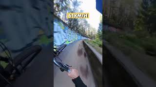 À quelle vitesse peuton rouler en VTT sur une piste de bobsleigh 👀🤯MattJones [upl. by Sartin]