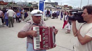 GIUSEPPE FUNICULI FUNICULA EN EL PUERTO DE PESCADORES DE MAR DEL PLATAMP4 [upl. by Trebma]