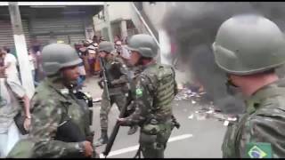 Exército não da Moleza e População canta em Vitória Espírito Santo [upl. by Mutua940]