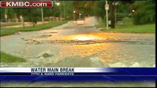 Water Main Breaks At 77th Ward Parkway [upl. by Hussar782]