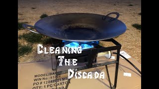 Cleaning a Discada easily with salt and water [upl. by Dinnage694]