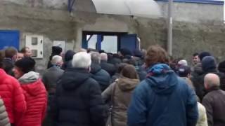 Calcio Lecco  Tensioni fuori dallo stadio a fine partita [upl. by Alina]