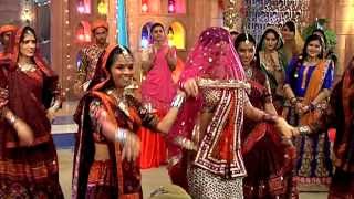 Sanaya Iranis Traditional Dance  Rangrasiya Full Episode [upl. by Enomes]