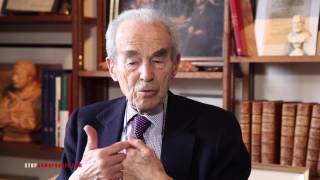 Lhomophobie et la transphobie légales dans 75 pays  Rencontre avec Robert Badinter [upl. by Laird352]