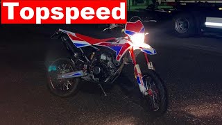 Die schnellste legale 125er  Fantic Competition 125 2020 Supermoto Speedtest German Autobahn [upl. by Apollus]