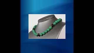 19quot Sparkling Green Glass amp Faceted Black Jet Round Beaded Necklace [upl. by Leraj968]