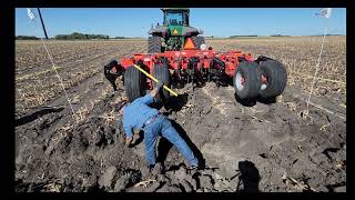 Kuhn Krause 4835 inline Ripper™ field Demonstration and walkthrough [upl. by Regdirb]