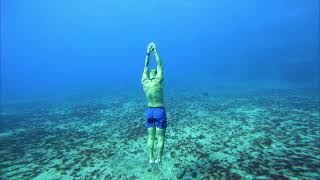 Apnea Bajando 18 metros solamente con unas gafas sin ayuda de aletas ni de cabos [upl. by Nnod]