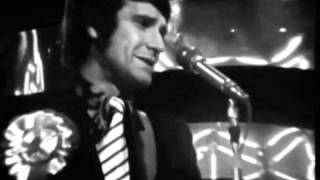 The Kinks  Autumn Almanac  TOTP 1967 [upl. by Marcelle704]