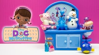 Doc McStuffins Toys Hallie amp Squeakers Talkin Check Up Set Lambie Stuffy Chilly [upl. by Bates903]