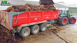 FENDT 926 amp Remorque LAIR 3 essieux au Transport de fumier [upl. by Nyrmac]