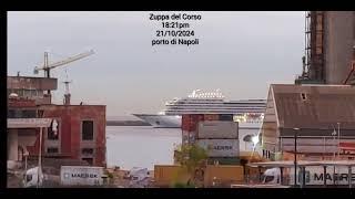 Zuppa del Corso porto di Napoli nave da Crociera [upl. by Oflunra860]