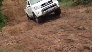 Hilux Gert Se Klipmp4 [upl. by Eirelam925]