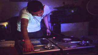 Dj max mezclando con tornas technics 1200 y mixer urei [upl. by Eppes]