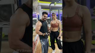 Khesari Lal और Akanksha Puri gym 💪मे body दिखाते हुए viralvideo khesari trending khesarilalyadav [upl. by Stanislaw]