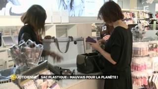 Le sac plastique  fléau pour lenvironnement [upl. by Ona]