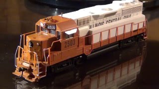 Athearn Readytoroll GP35 Illinois Central Gulf Review [upl. by Roseline]