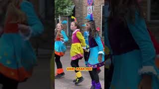 Die da dans maar mee eeehey met Sint Alarm 🚨 sintalarm vianen intocht pietenkidz shorts [upl. by Beniamino]