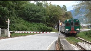 Passaggio a Livello Capo di Ponte Passage a niveau Level Crossing Bahnübergang Overweg [upl. by Eedahs]