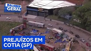 SP tempestade em Cotia deixa mortos e prejuízos [upl. by Oirad]