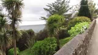 Walk along the Espanade Past the Fowey Hotel Gardens in Fowey Cornwall [upl. by Jack174]