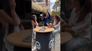 ✨Hoy ofrezco mi servicio a estas dos señoritas✨ respect hosteleria viral [upl. by Gunnar660]