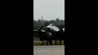 Yankee Lady B17 Flying Fortress lands at Greenville Downtown Airport [upl. by Eitnom]