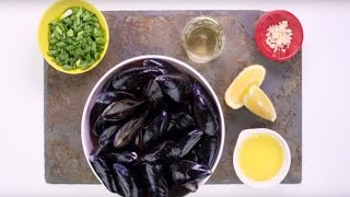 Simple Steamed PEI Mussels [upl. by Vivle]