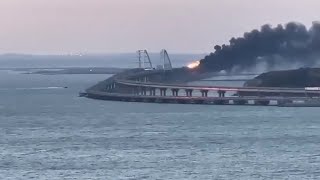 Una gran explosión de varios tanques de combustible daña el puente de Crimea [upl. by Isyad]