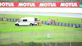 Fatal Simoncelli jatuh saat dievakuasi oleh Medis sepang [upl. by Gnep]