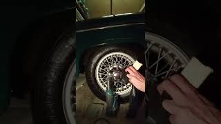 How to remove or losen spoke wheel or wire wheel by mgb mg midget mga triumph austin healey [upl. by Kcirddor]