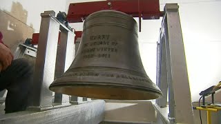 Pyrénées  les sonneurs de cloches en concert le quotpealquot le carillonnement une tradition britannique [upl. by Maidy]