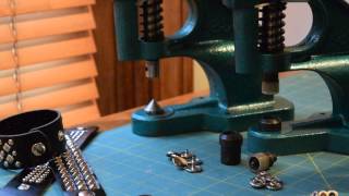 DIY How To Set A Spring Snap Easy way to set snap fasteners [upl. by Lynde]