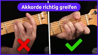 Akkorde richtig greifen 🎸 Gitarre lernen mit music2me [upl. by Mikael]