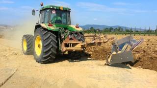 Aratura da scasso 2015John Deere 7810 con aratro mono vomere Moro [upl. by Waki410]