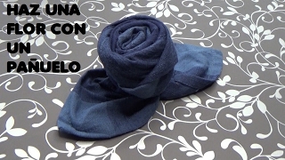 Envuelve un pañuelo como una flor  DIY flower using a fabric napkin [upl. by Dari587]